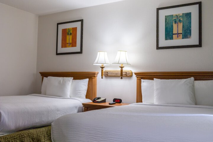 Room 32 of 83