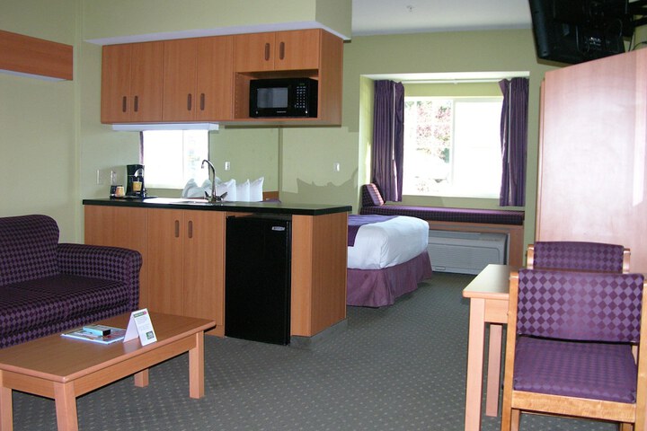 Room 18 of 28