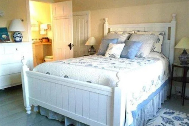 Winding Way Bed and Breakfast and Art Gallery