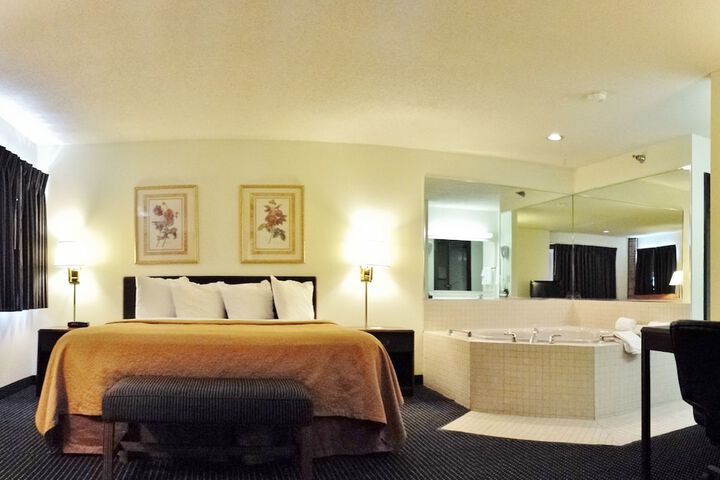 Room 25 of 39