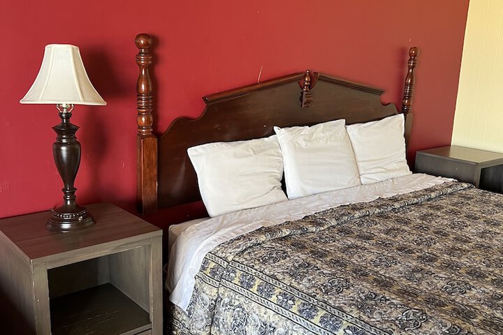 Room 18 of 22