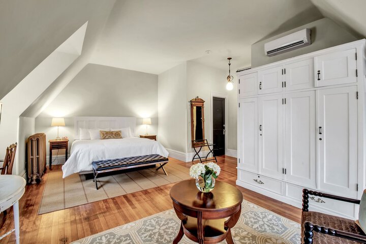 Room 47 of 72