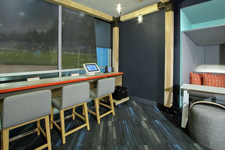 Business Center 34 of 34