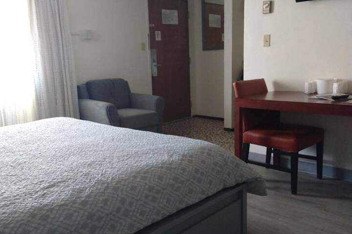 Room 9 of 37