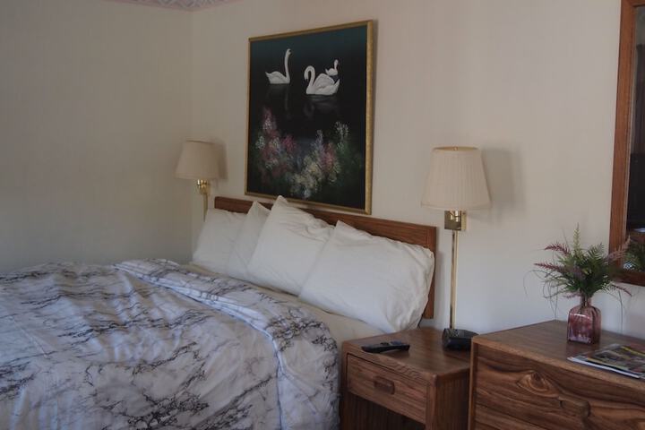 Room 21 of 37