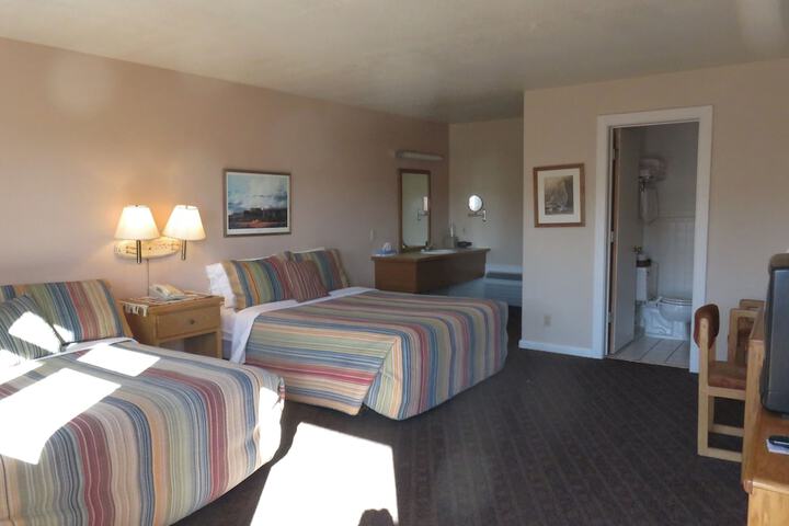 Room 10 of 14