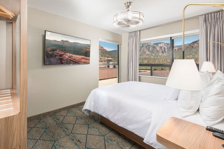 Room 16 of 80