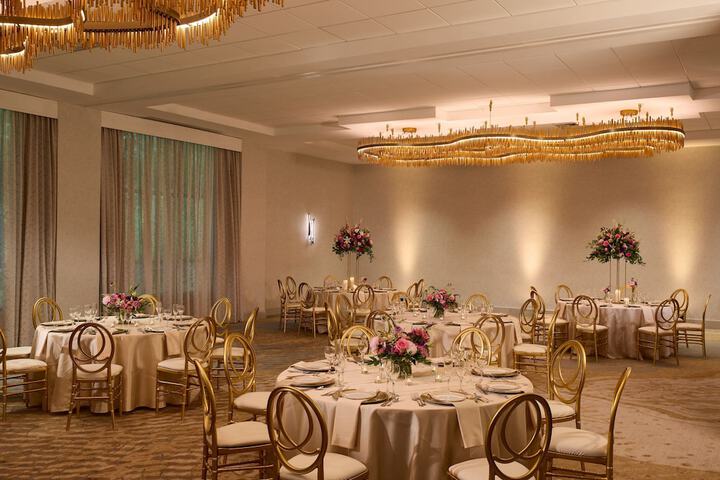 Ballroom/Hall 49 of 60