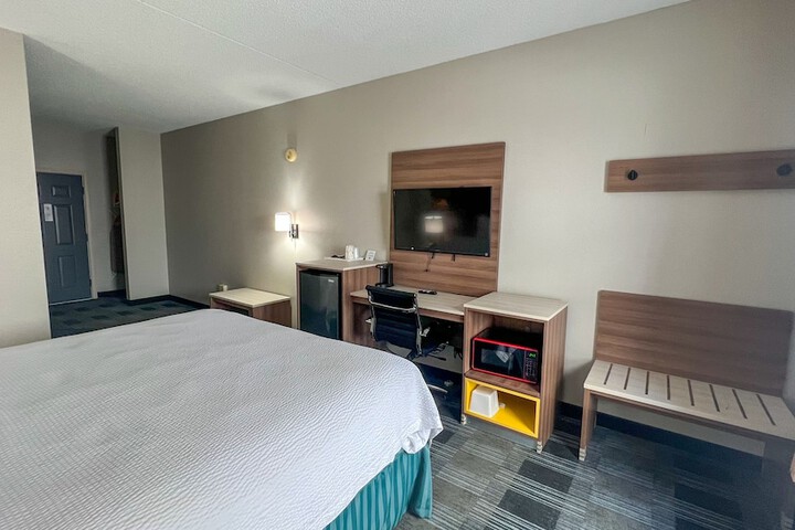 Room 8 of 14