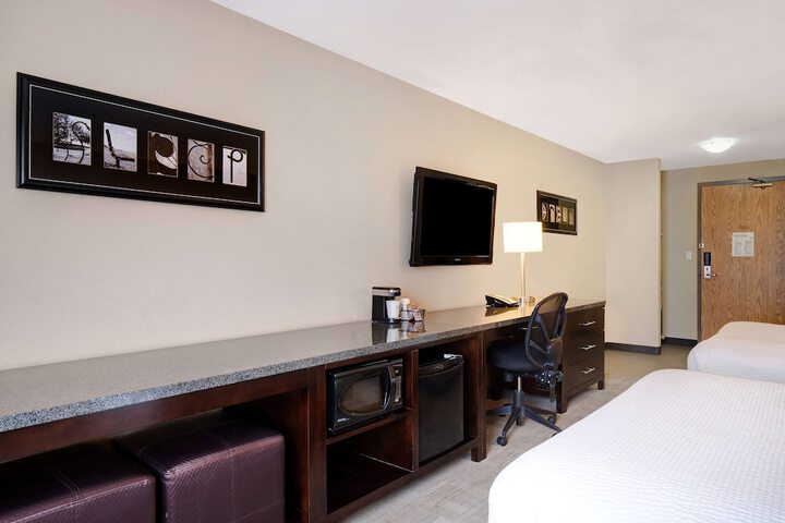 Days Inn by Wyndham Medicine Hat