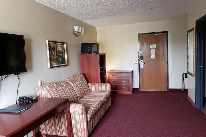 Room 32 of 35