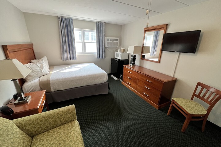 Room 44 of 111