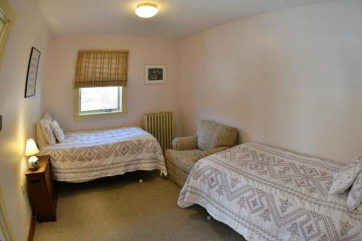 Hawk Mountain Lodge