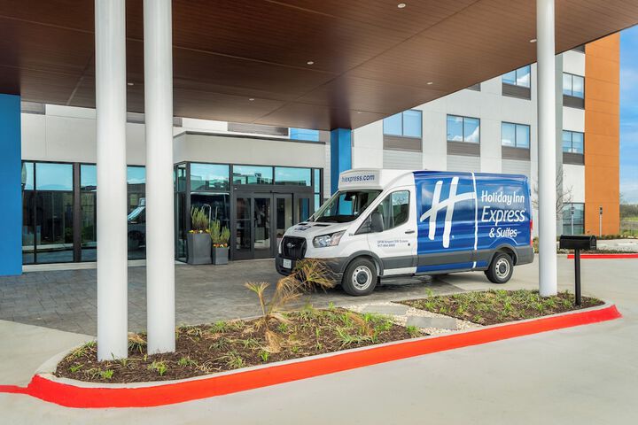 Holiday Inn Express & Suites DFW Airport Southwest - Euless