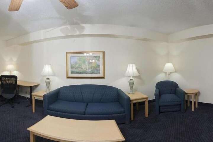 Holiday Inn Express Fayetteville- Univ of AR Area by IHG