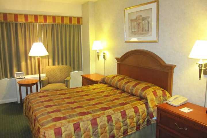 Room 33 of 39