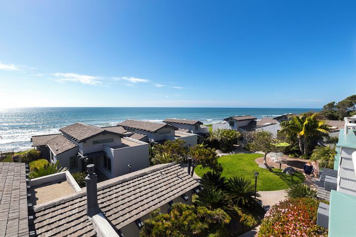 Wave Crest Resort