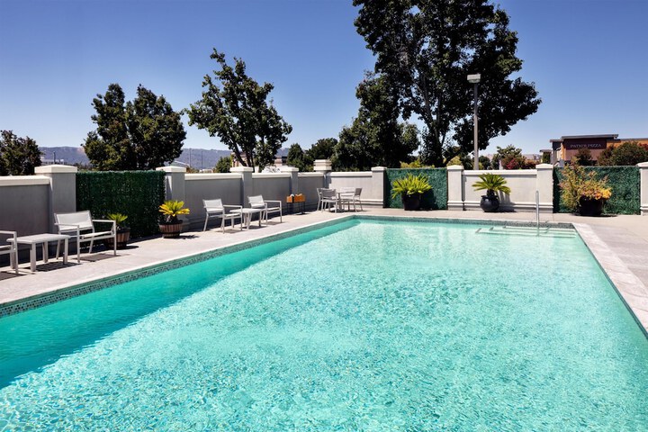 Hyatt Place Dublin / Pleasanton