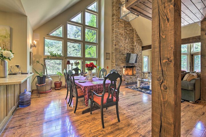 Incredible Lake Arrowhead Home w / Views & Decks!