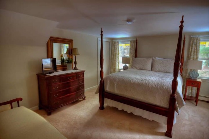 RiverWood Inn