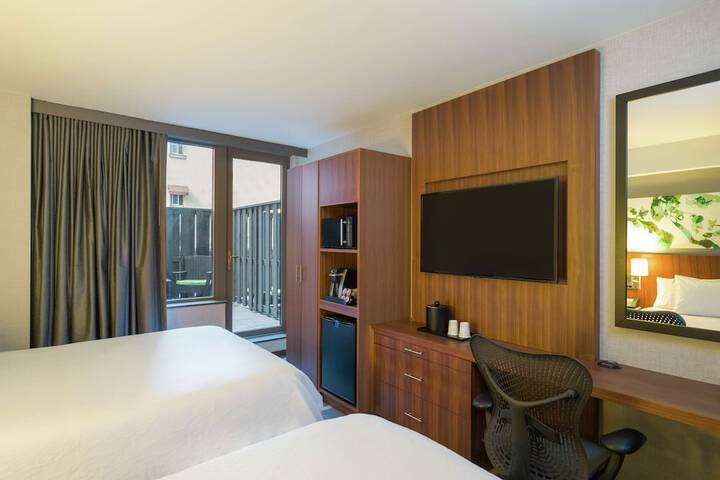 Room 19 of 41