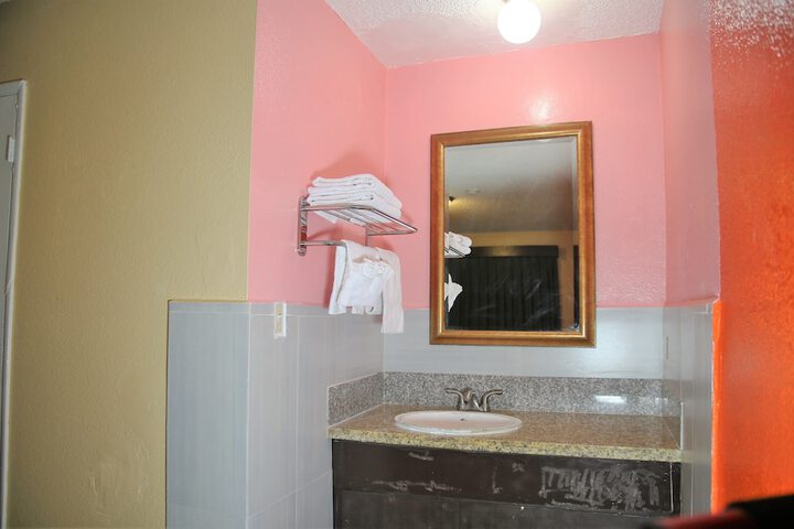 Room 19 of 32