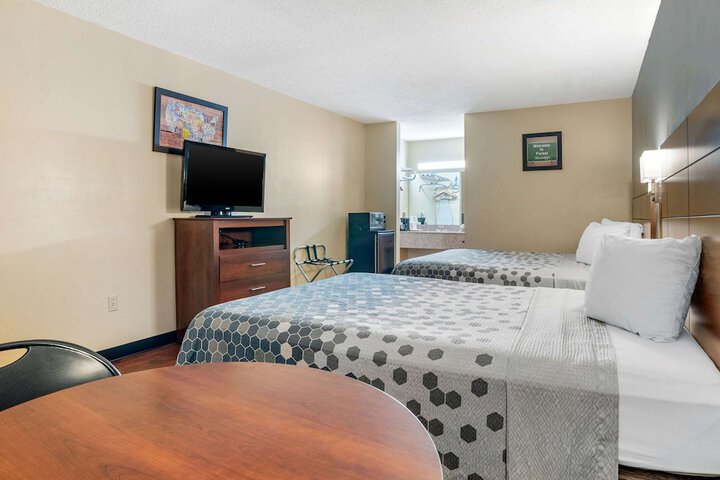 Room 11 of 20