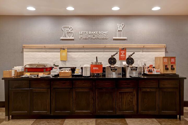 Breakfast/Coffee Service 36 of 45