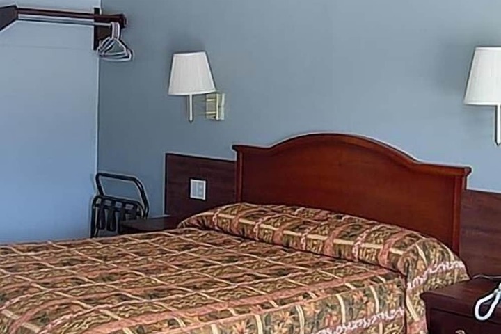 Economy Inn