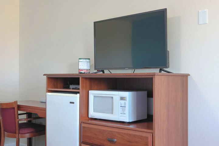 Room 10 of 17