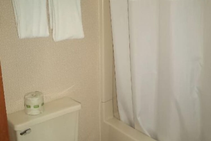 Room 19 of 64