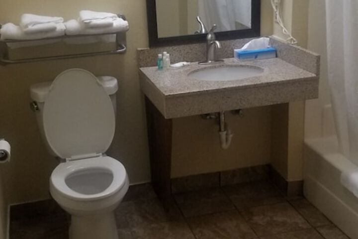 Quality Inn Chesterton near Indiana Dunes National Park I-94