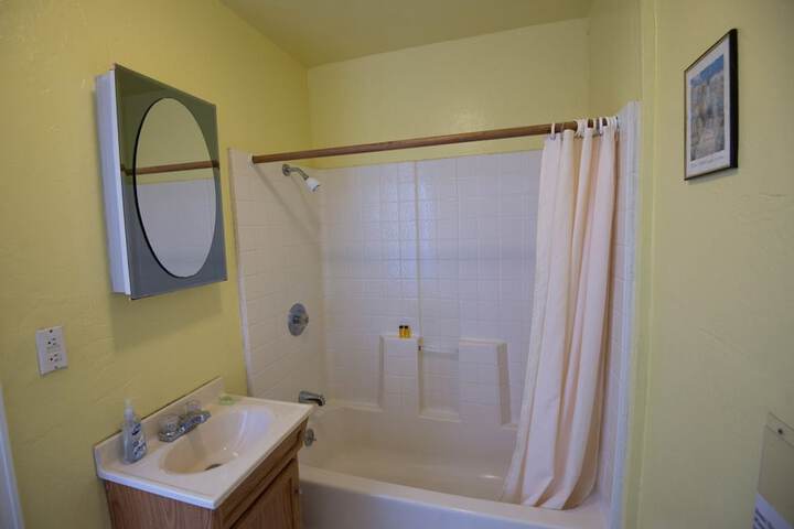 Room 27 of 60