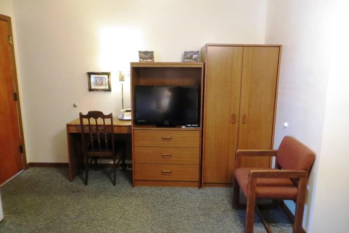 Room 52 of 57