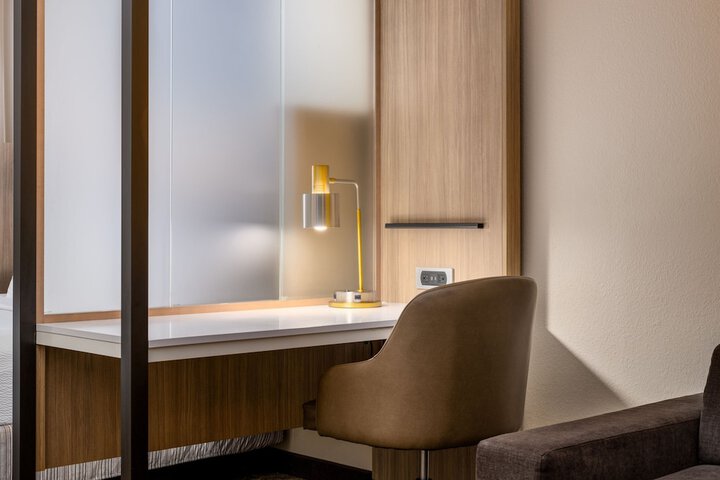 Room 13 of 23