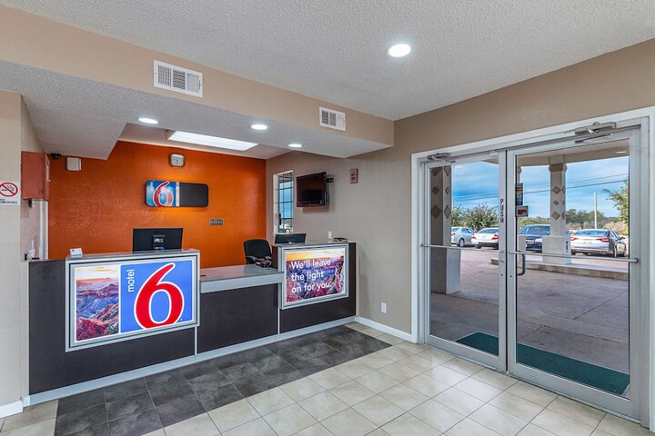 Motel 6 Waxahachie TX