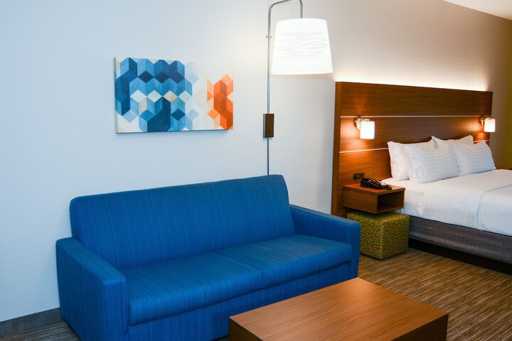 Holiday Inn Express & Suites New Boston by IHG