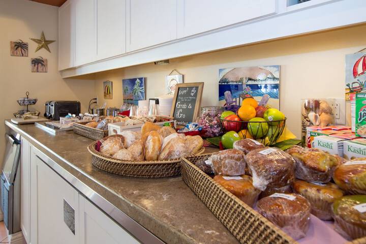 Breakfast/Coffee Service 125 of 145