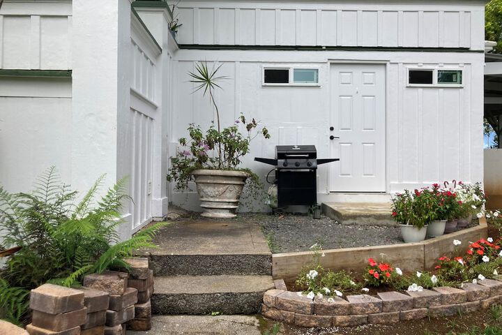 Hilo Bay Oceanfront B & B