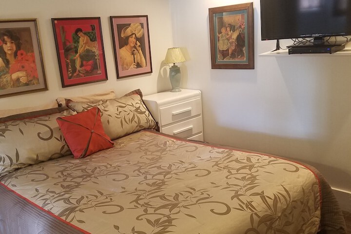 Room 17 of 17