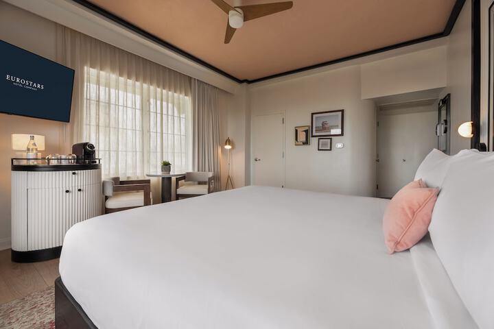 Room 40 of 71