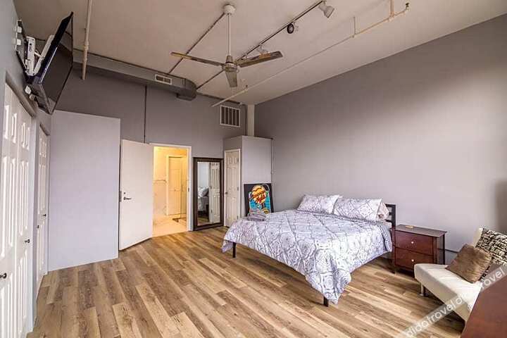 Penthouse Loft in The Heart of Downtown