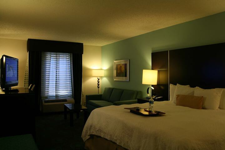 Room 35 of 98