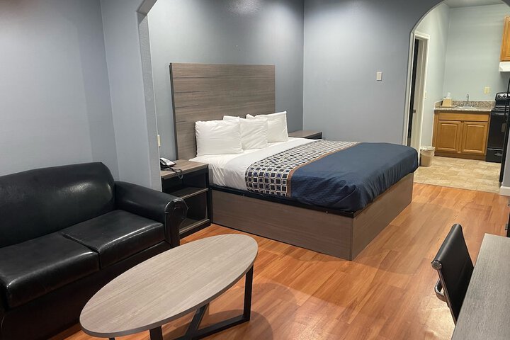 Room 25 of 32