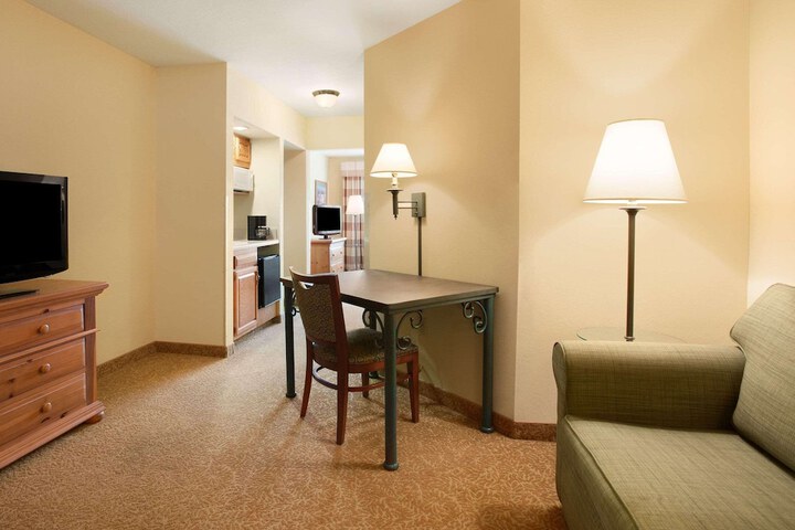 Room 22 of 42