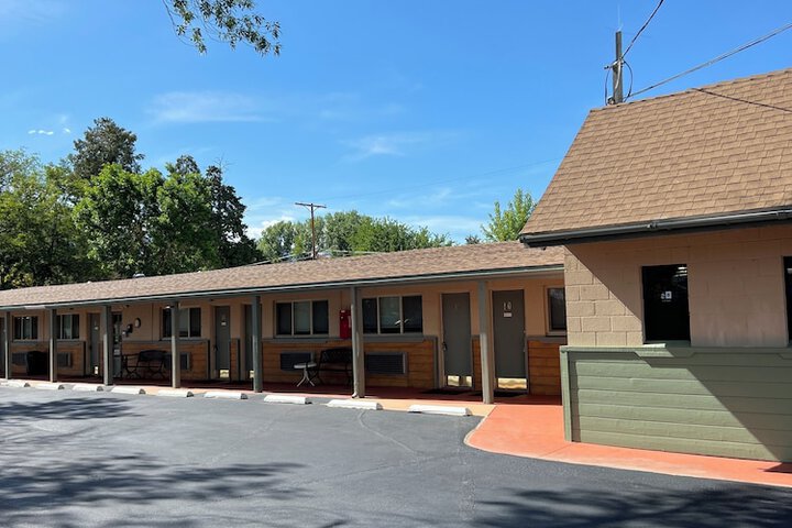 Hotel 5 of 27