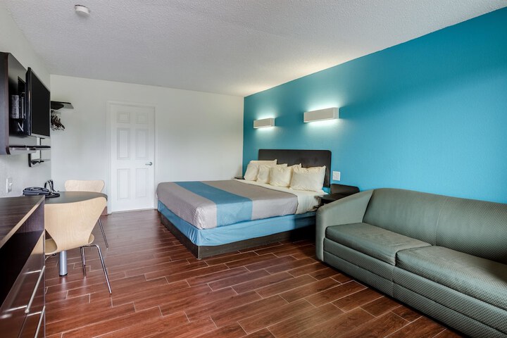 Room 30 of 31