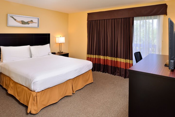Room 32 of 43