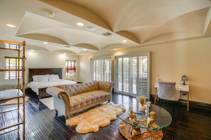 Spacious Fullerton Villa w / Private Pool & Hot Tub