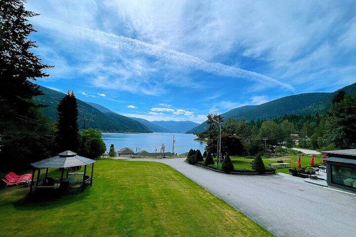 Kokanee Glacier Resort